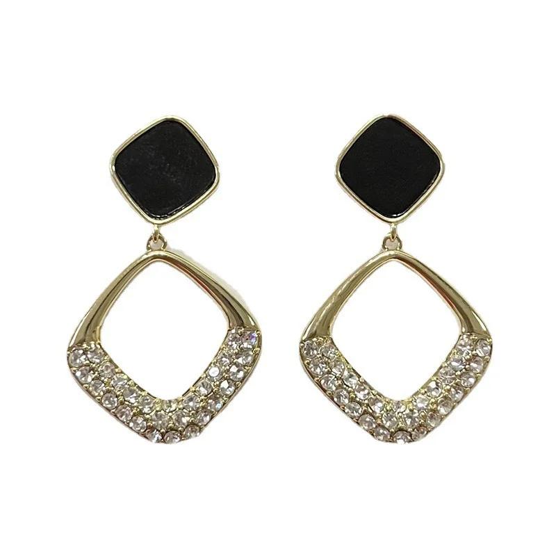 Simple Niche Women's Earrings Light Luxury Design Sense Geometric Diamond Earrings Temperament High-grade Sense of Earrings
