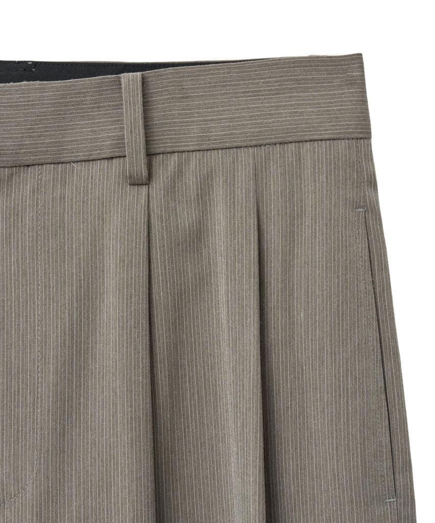 NOIRER Striped Two-Tuck Wide Slacks (Khaki Beige)