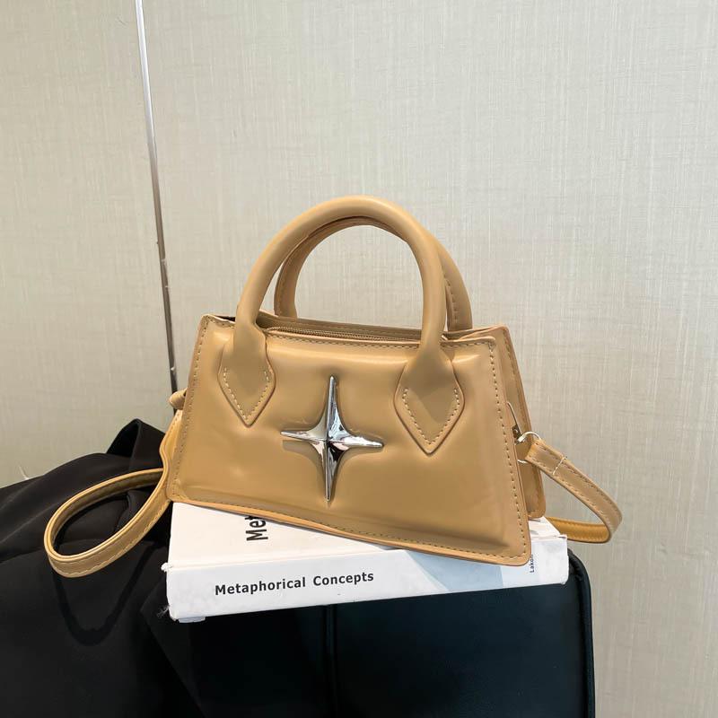 

Повседневная простая фурнитура-звездочка новая популярная одноплечевая портативная сумка-мессенджер маленькая квадратная сумка женщина хаки