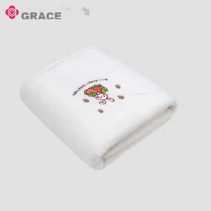 Grace Bath Towel for Women, Summer Absorbent Quick-Drying Home Use Enlarged Absorbent Men's Bath Towel for Adults, Strawberry Rabbit Pattern, 70*140cm