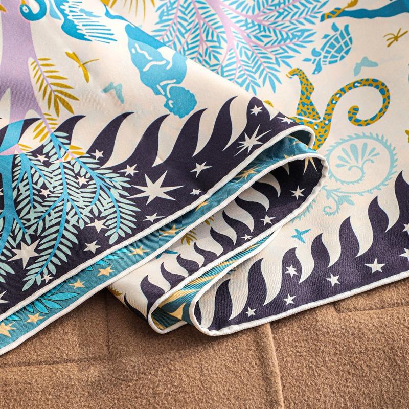 Spring and Autumn Animal Kingdom Double-sided heterochrome heavy silk scarf Women's light luxury high-end twill shawl Versatile scarf