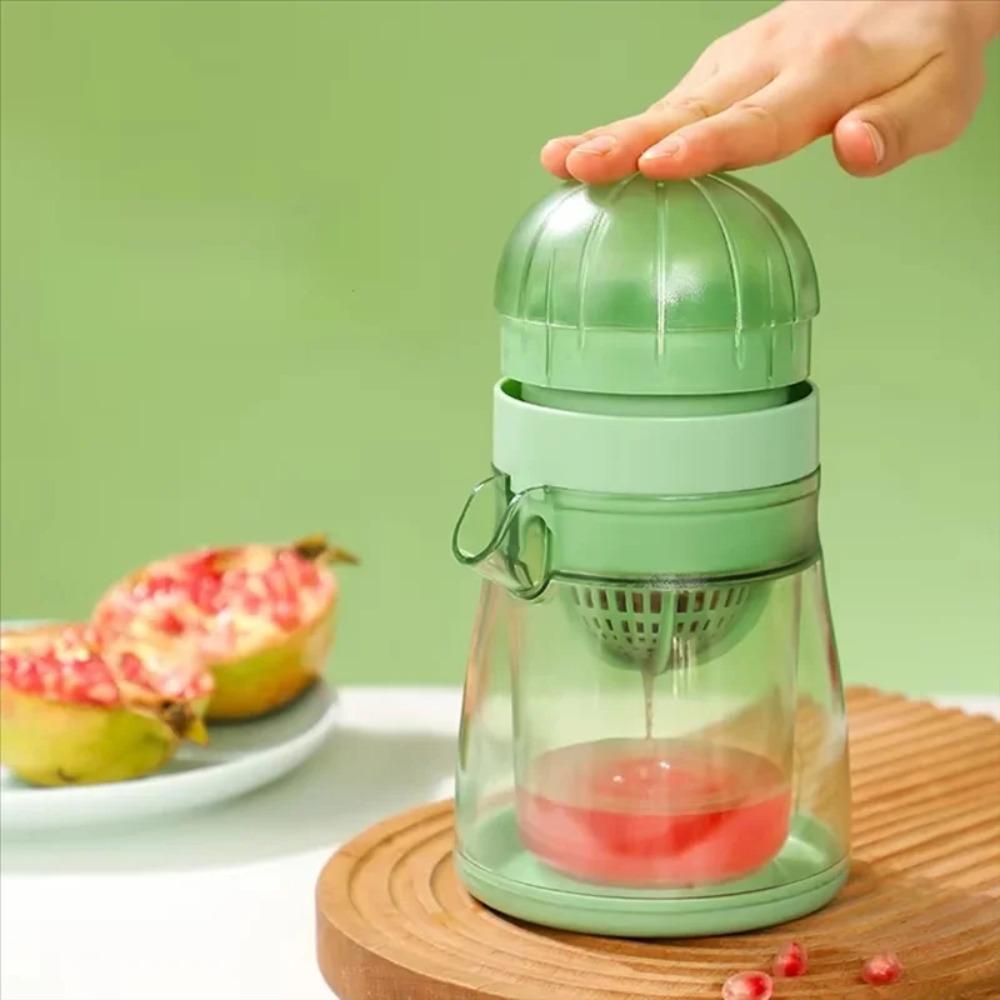 Kitchen Gadget Hand Press Pomegranate Juicer with Filter Food Grade Plastic Fruit Squeezer Labor-saving Lemon Juicer Home