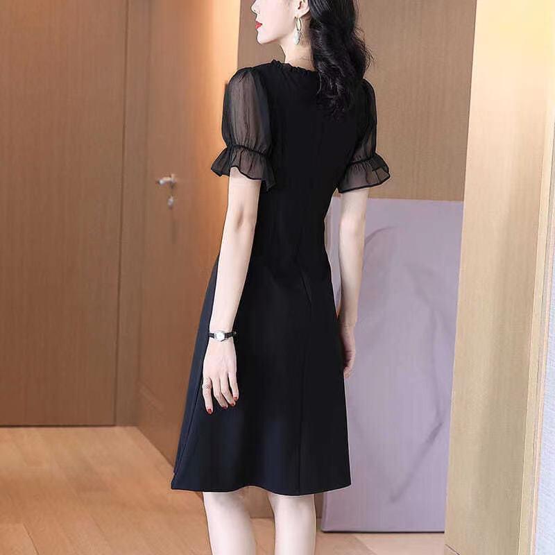 Hepburn style black dress women's summer 2026 new waist and thin temperament high-end slim-fitting small black skirt