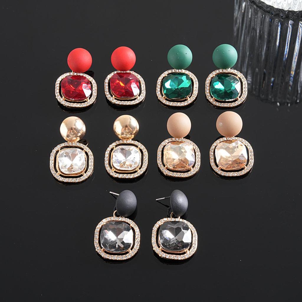 Silver Needle Rhinestone Stud Earrings – Elegant Light Luxury Style, Versatile and High-end Jewelry for Women