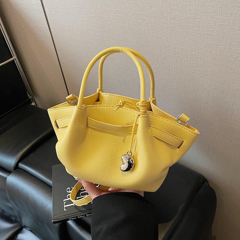 Retro Portable Bucket Bag Women's Spring New Light Luxury High Texture Casual Shoulder Messenger Bag