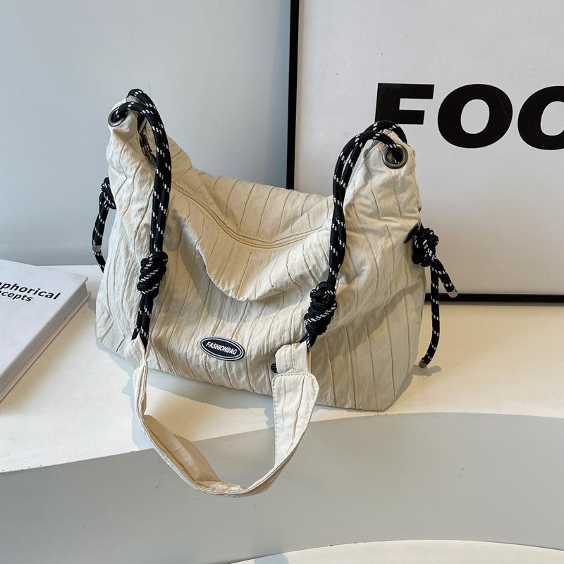 

Large capacity tote bag women s new versatile shoulder messenger bag college student fashion class bag One size бежевый