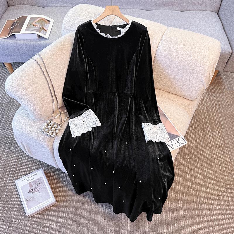 Plus-size Women's Spring Chiffon Dress with Diamond Embellishments and Slimming Effect. A-line Skirt.