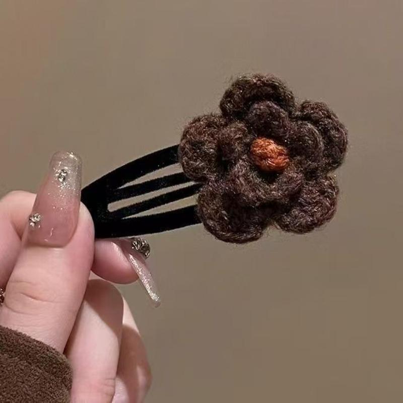 2Pcs yarn flower side hair clip for women, suitable for wispy bangs, a holiday gift.
