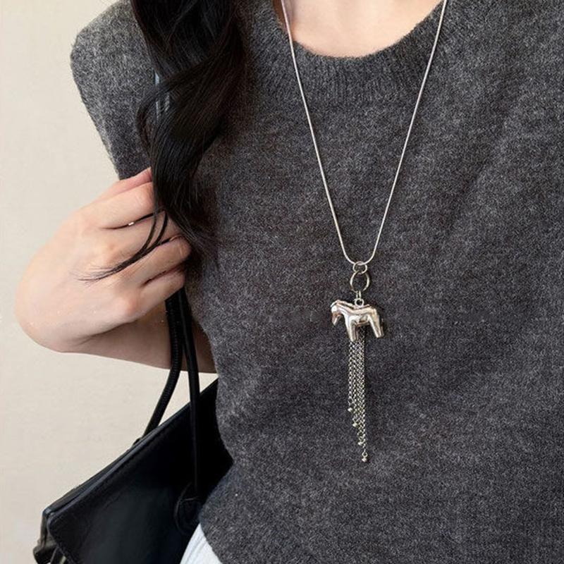 

LATS INS Fashion Smooth Surface Horse Chain Tassel Pendant Necklaces for Women Copper Plated Snake Chain Long Sweater Chain