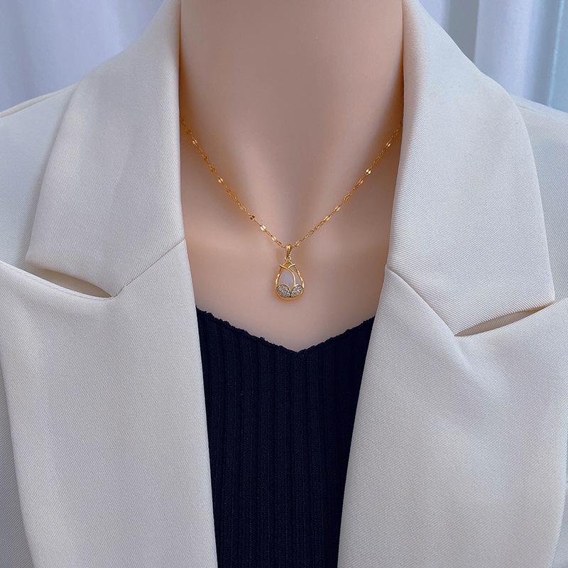 Exquisite Cat's Eye Tulip Necklace - Titanium Steel, Light Luxury Design, 2022 Trend Clavicle Chain