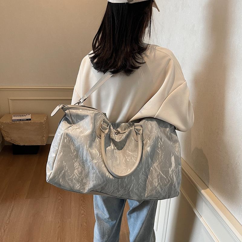 Travel bag, large-capacity sports and fitness bag, lightweight commuter handbag, storage bag, sports bag, fitness bag