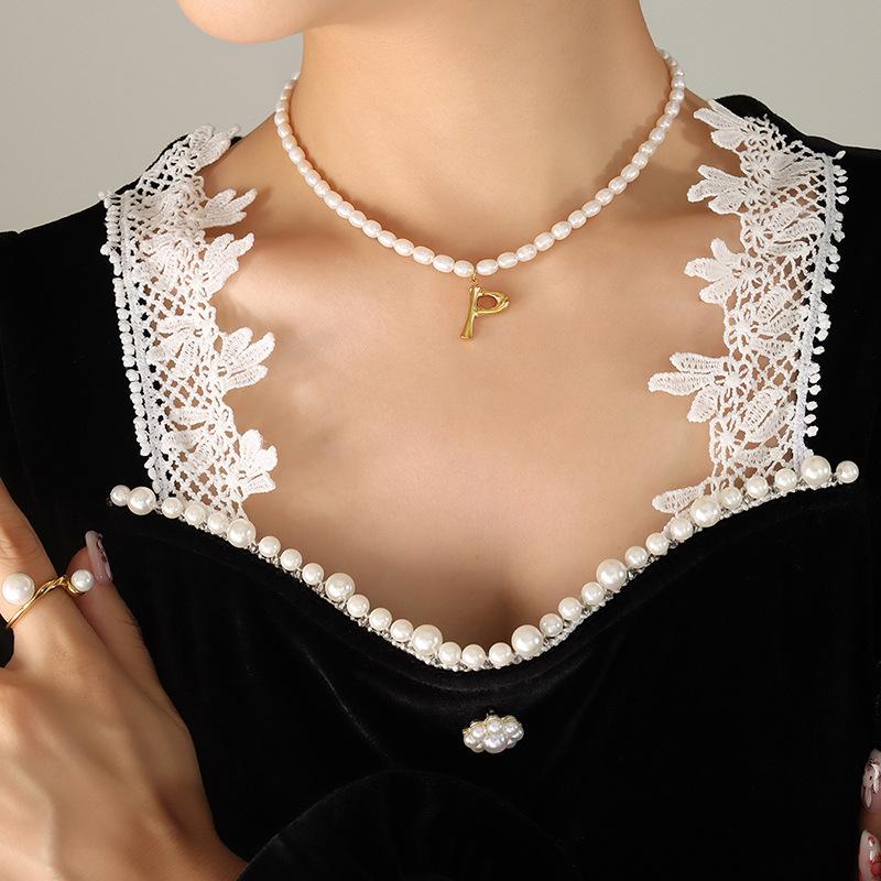 Party Banquet Gorgeous Non-Fading Light Luxury Design Freshwater Pearl Necklace 26 Letters Gold-Plated Pendant Collarbone Chain