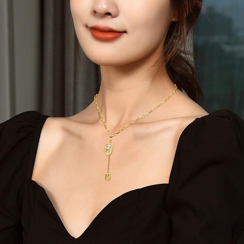 Fashionable Steel Titanium Long Necklace With H Letter Shell Minimalist Style Perfect For Gifts And Everyday Fashion Statement