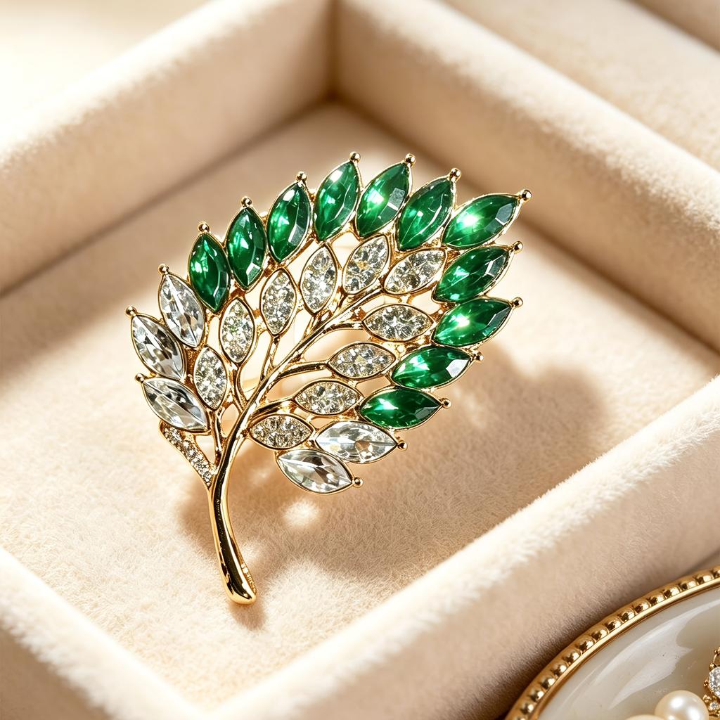 High-end Luxury Leaf Brooch, Exquisite and Luxurious Suit Lapel Pin, Niche Premium Design Brooch, Clothing Accessory