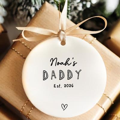 Personalised Daddy Ornament Christmas Decoration Gift for New Daddy To Be Father's Day Ornament Est Daddy Announcement Keepsake