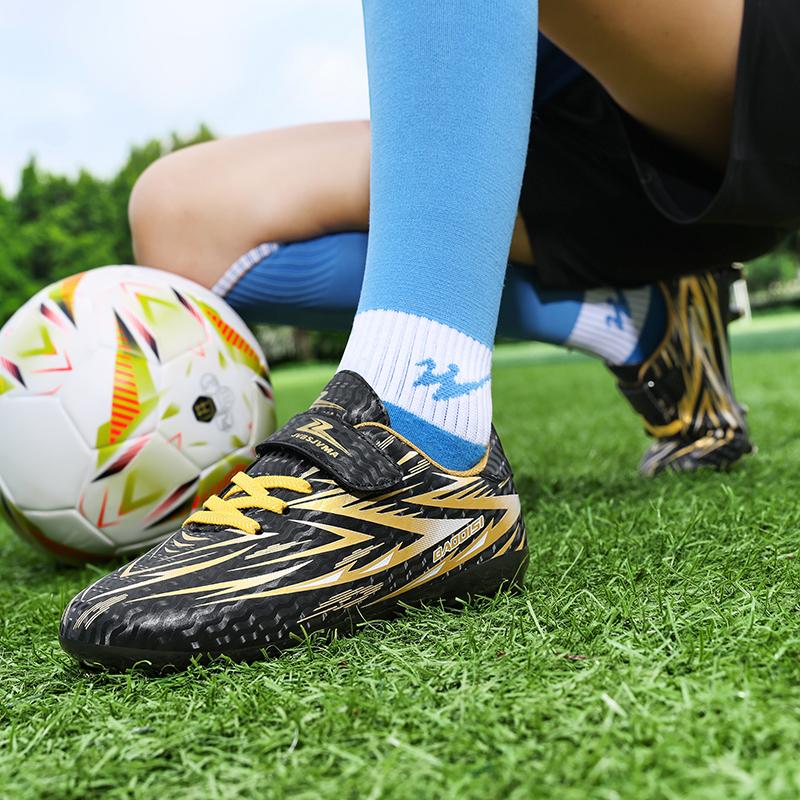 Gutter/Barn Gummi Sklisikre Korte Pigger Borrelås Snøring Kunstgress Fotballsko for Gutter