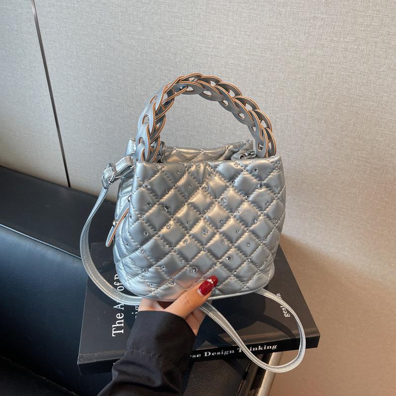 

Rhombus embroidery thread small bag women s 2025 new summer versatile messenger bag fashionable woven portable bucket bag