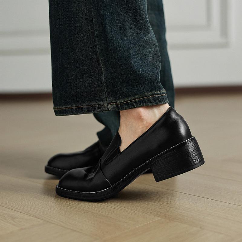 New women's fashion single shoes round head foot cover comfortable non-slip soft sole large size sheepskin women's shoes one pedal small leather shoes