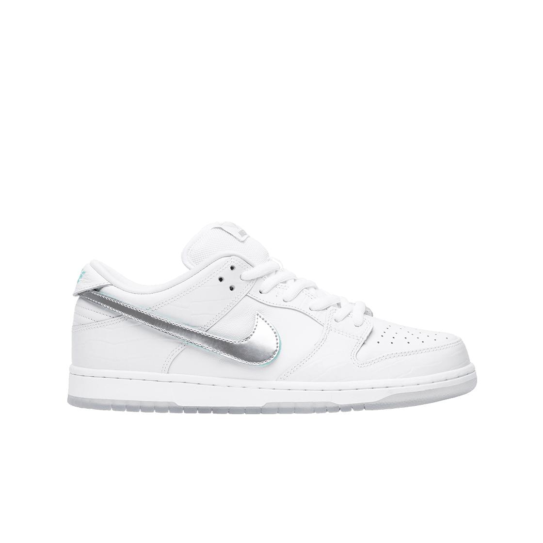 

Nike X Diamond Supply Co. Sb Dunk Low White Diamond 260