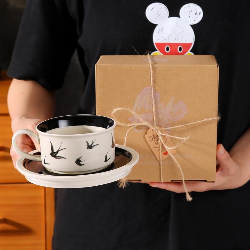 European Style Vintage Ceramic Hibiscus Coffee Cup and Saucer Set