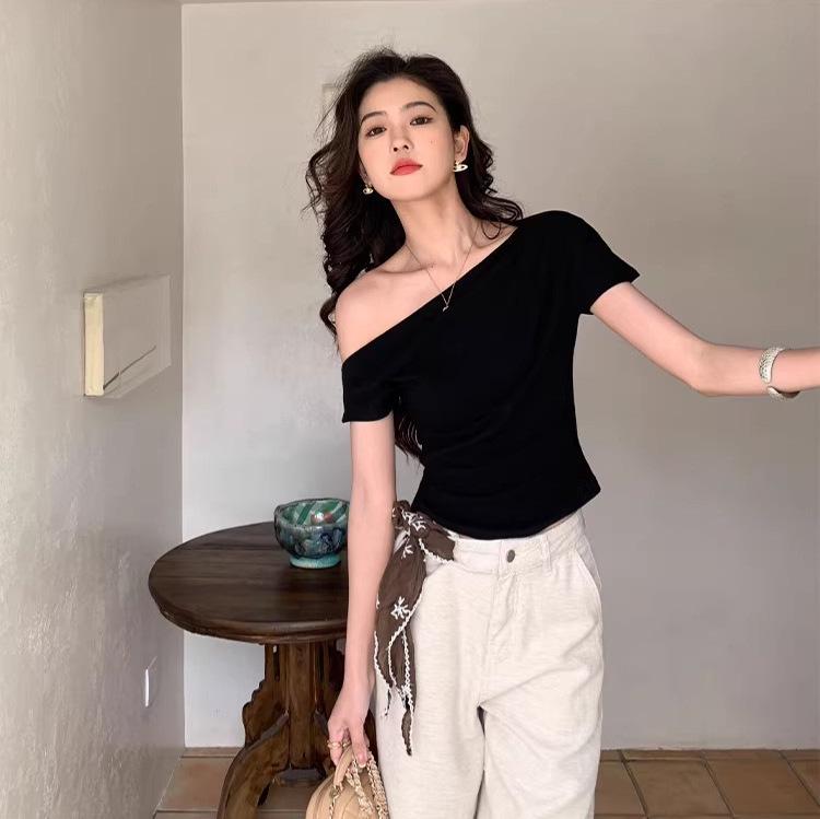 Pure Desire Asymmetrical One-Shoulder Slimming White T-Shirt for Women - Waist-Cinched Summer Design