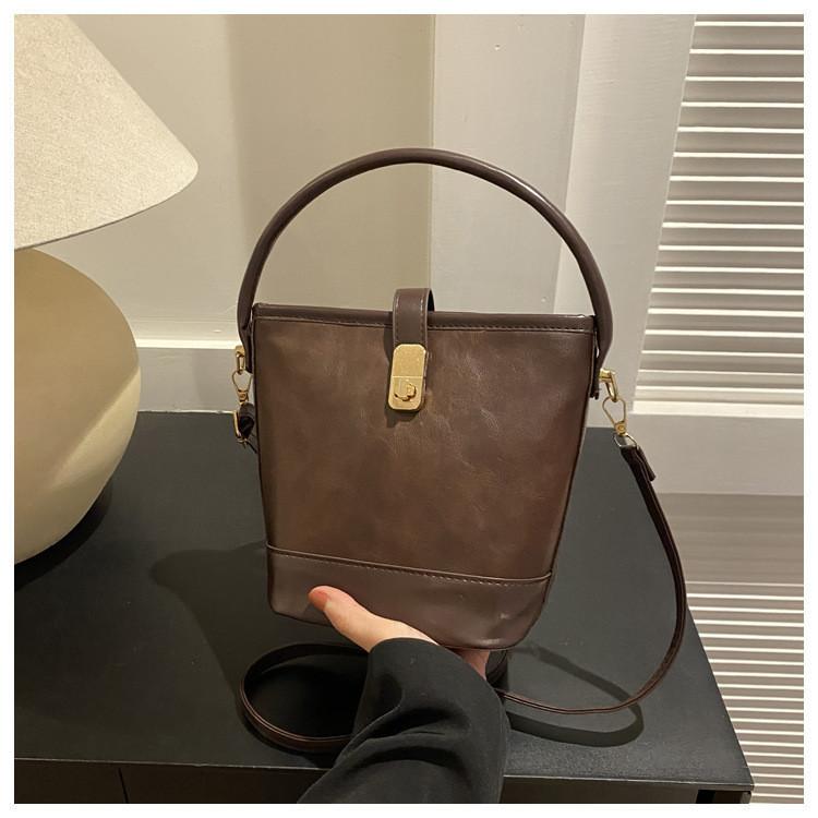 Urban Chic Pu Leather Bucket Bag Soft Lock Clasp Large Handbag For Women