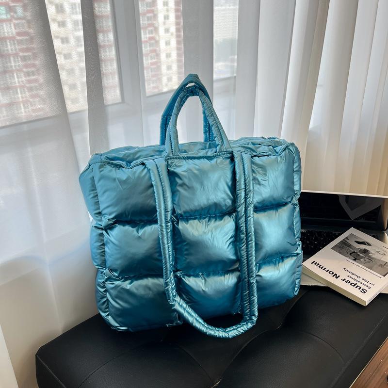 Korean version of casual fashion autumn and winter cotton clothes bag women's 2025 new large-capacity shoulder bag hand-held commuter tote bag