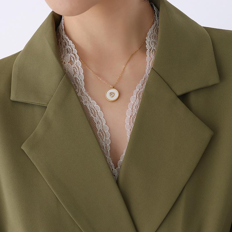 

Niche Design Элегантный Темперамент Натуральный Белый Морской Ракушки Цирконий Инкрустированное Ожерелье Женский Дизайн Sense Light Роскошная Ключичная Цепочка