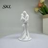 3D Molded Couple Art Printed Black & White Hugging Statue, Minimalist Modern Sculpture with Abstract Embrace Statue Form, Romantic Desk Decor