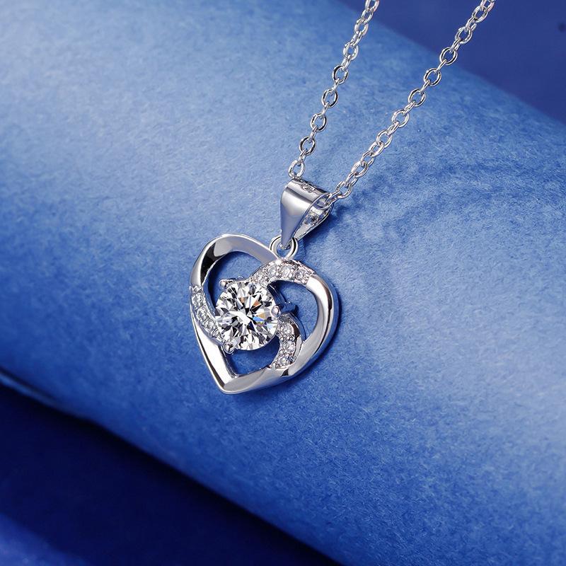 6.5mm S925 Sterling Silver Heart Shaped Moissanite Pendant Necklace D VVS1 Exquisite Fine Jewelry For Women