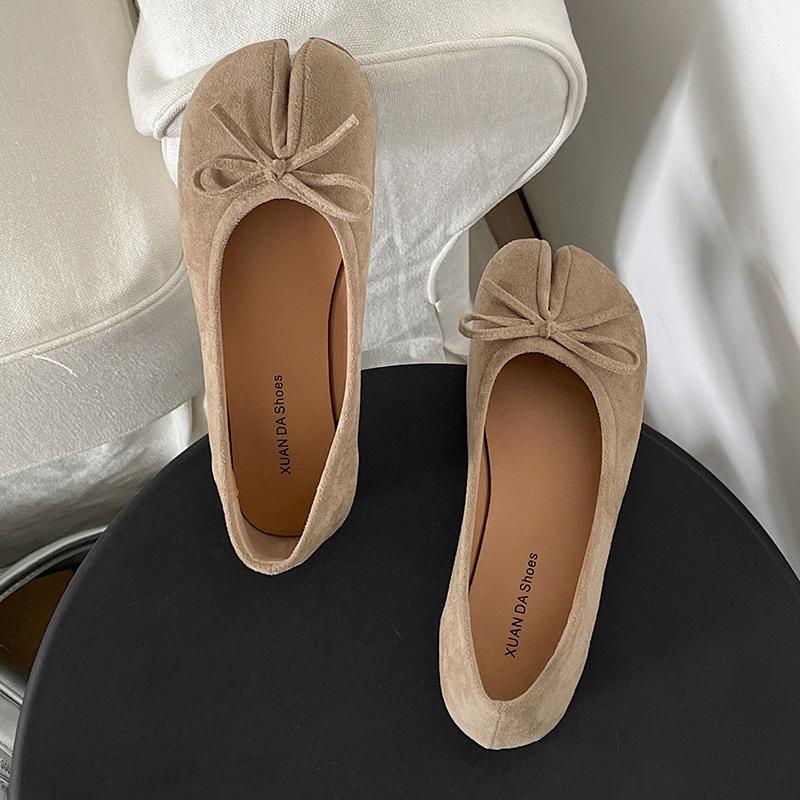 Yellow French retro light mouth split-toe flat-soled single shoes women's 2025 new spring soft-soled versatile Mary Jane shoes