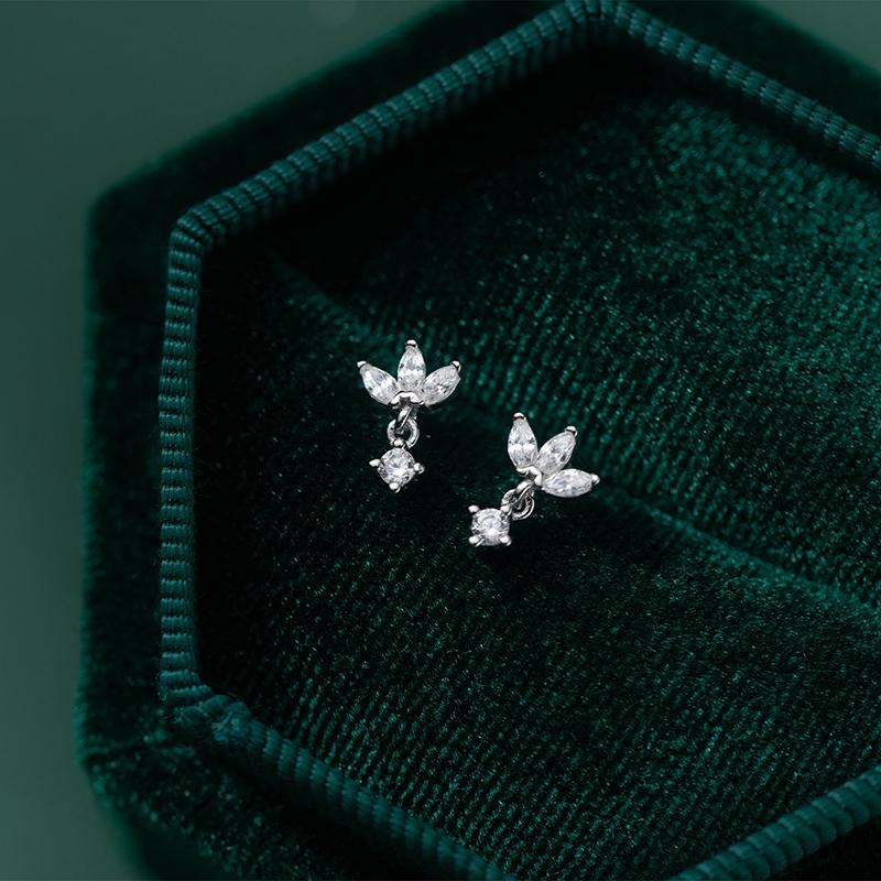 

WANTME 925 Silver Romantic Clover Piercing Ear Bone Fashion Korean Screw Bead Stud Earrings for Women Wedding Jewelry серебряный
