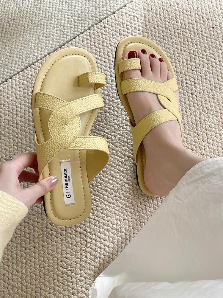 

BULAGE sandals women s summer wear flat casual low-heeled sandals 2025 new Korean version retro Roman shoes slippers 39