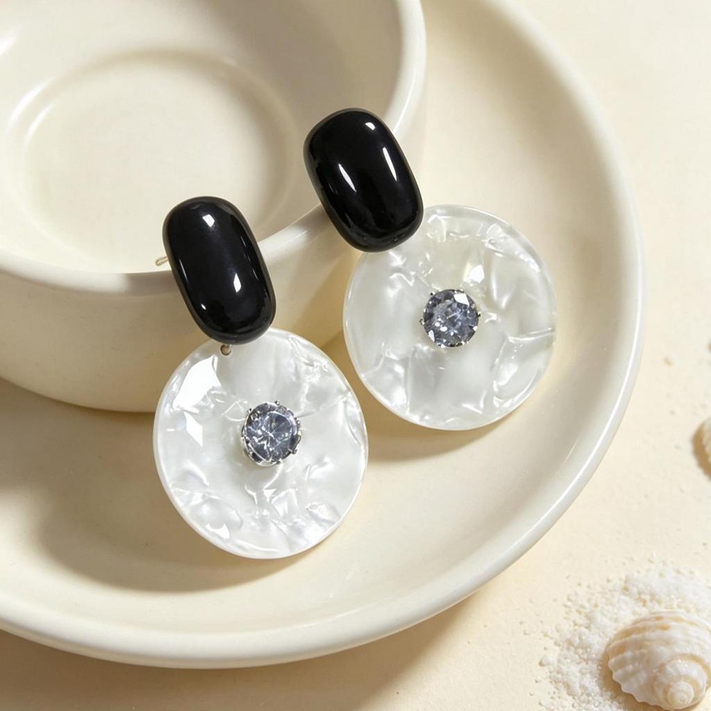 Vintage Black Series Ohrstecker 925 Silbernadel Minimalistisch High-End Persönlichkeitsaccessoires für Damen