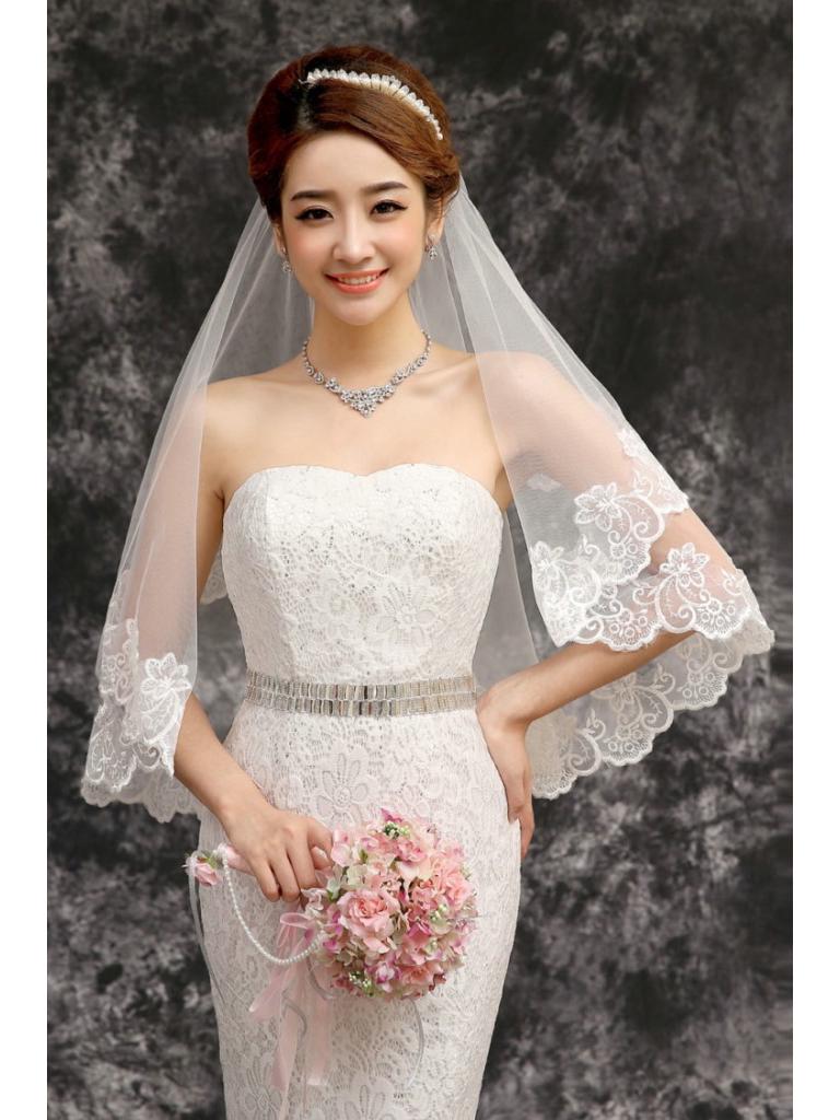 European & American 1.5m Lace Edge Bridal Veil with Extended Train, Floor-Length Wedding Veil.