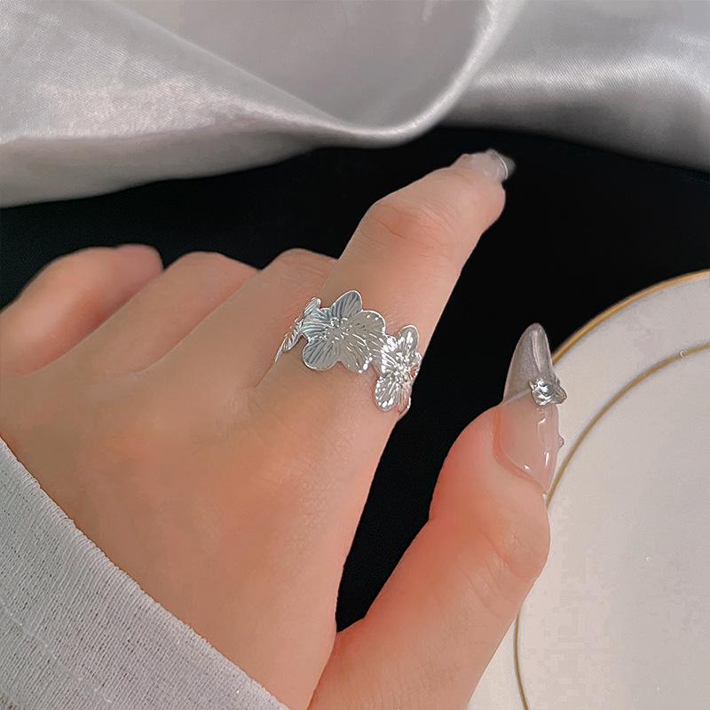 Sterling Silver Floral Ring for Women - High-End Open Joint Design for Autumn/Winter