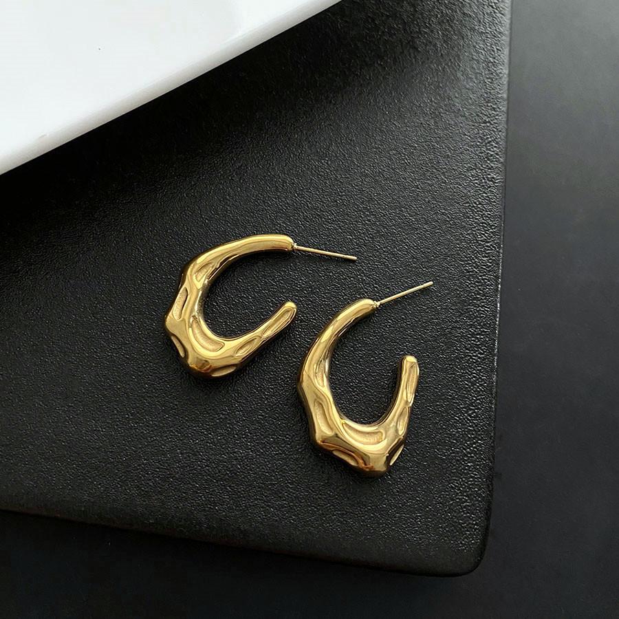 

C-Shaped Titanium Steel Ear Cuff for Women - 2023 Non-Fading Mori Style, High-End Niche Cold Design Earrings