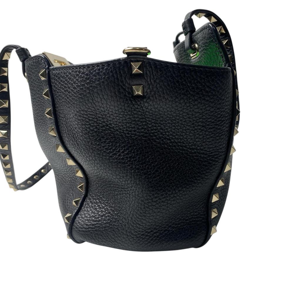 Used VALENTINOShoulder Bag black leather Women