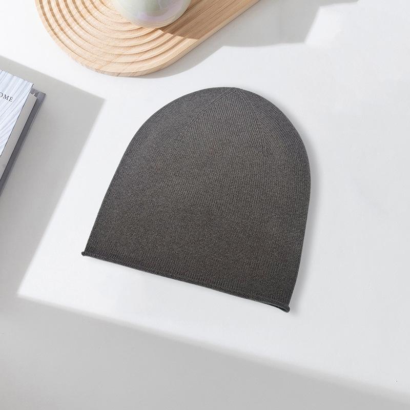 Autumn and winter beautiful slave fine wool knitted hat seamless integration solid color men's and women's fashion hat M * X cold hat stacking hat