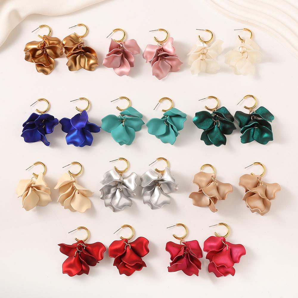 Pinkdudu Modische Rosenblütenblatt-Hängeohrringe Harz Perlmuttglanz Blumenohrringe Damen Schmuck PD2386