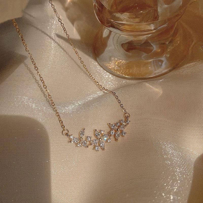 Zircon Flower Necklace Light Luxury Niche Design New Year Trendy Collarbone Sweater Chain