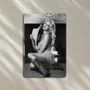 Vintage Metallväggskylt Pamela Anderson Retro Hollywood Porträtt Svart Vit Järnkonst Dekor för Vardagsrum