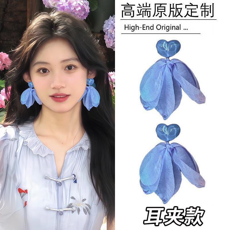 Dopamine flower ear hook women's new holiday style accessories ear clips without ear piercings, high-end seaside cute ear accessories