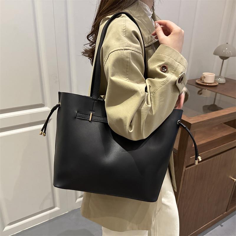 Pu Street Style Water Bucket Bag With Shoulder Strap And Inner Phone Pocket For Work