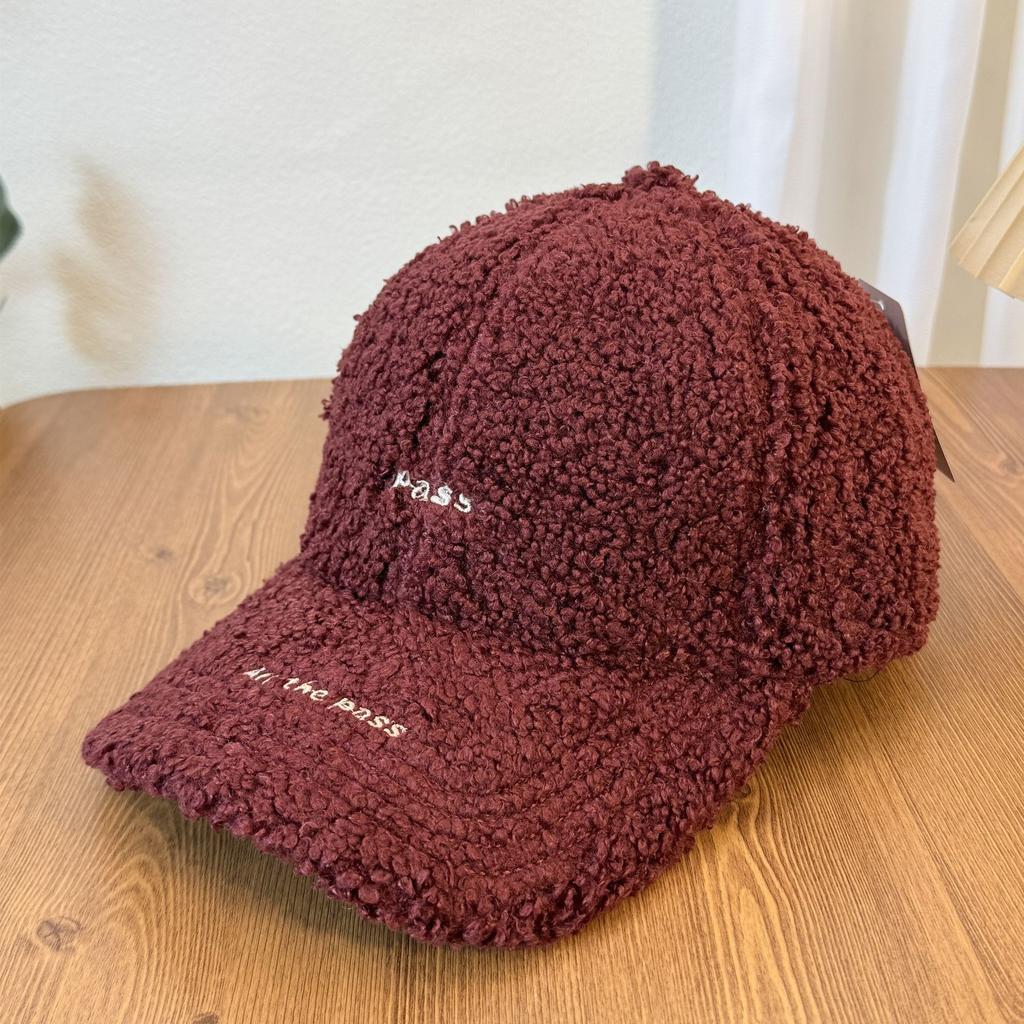 Fashion Hat Korean version of simple letter embroidery lamb wool baseball cap children winter warm cold show face small peaked cap male tide