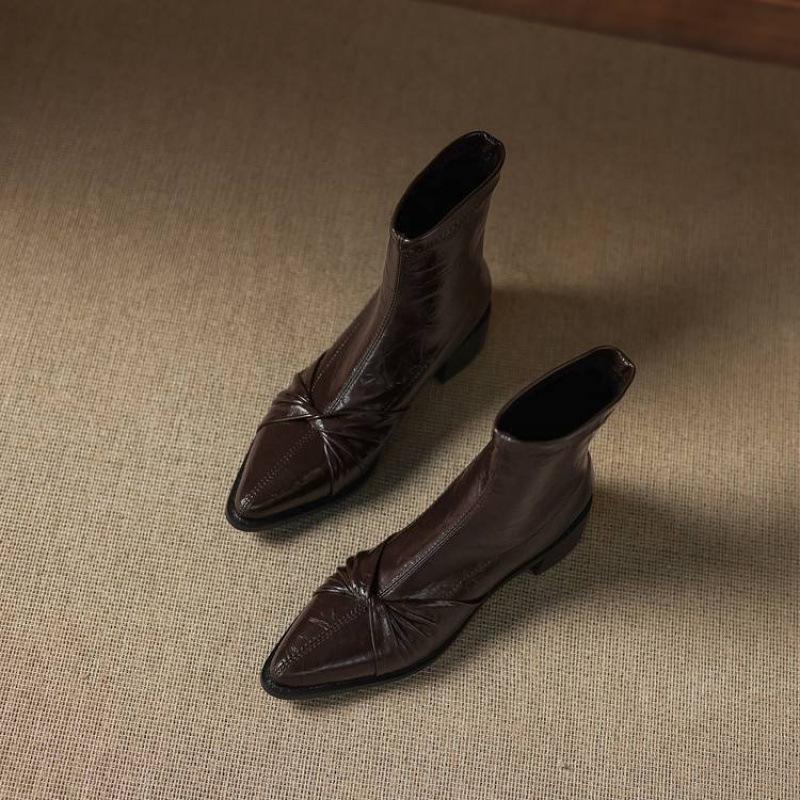 

Корейская версия новых женских кожаных ботинок на среднем каблуке большого размера, удобные ботильоны с острым носком на квадратном каблуке, ботинки Мартин, осень и зима, однотонные ко 39