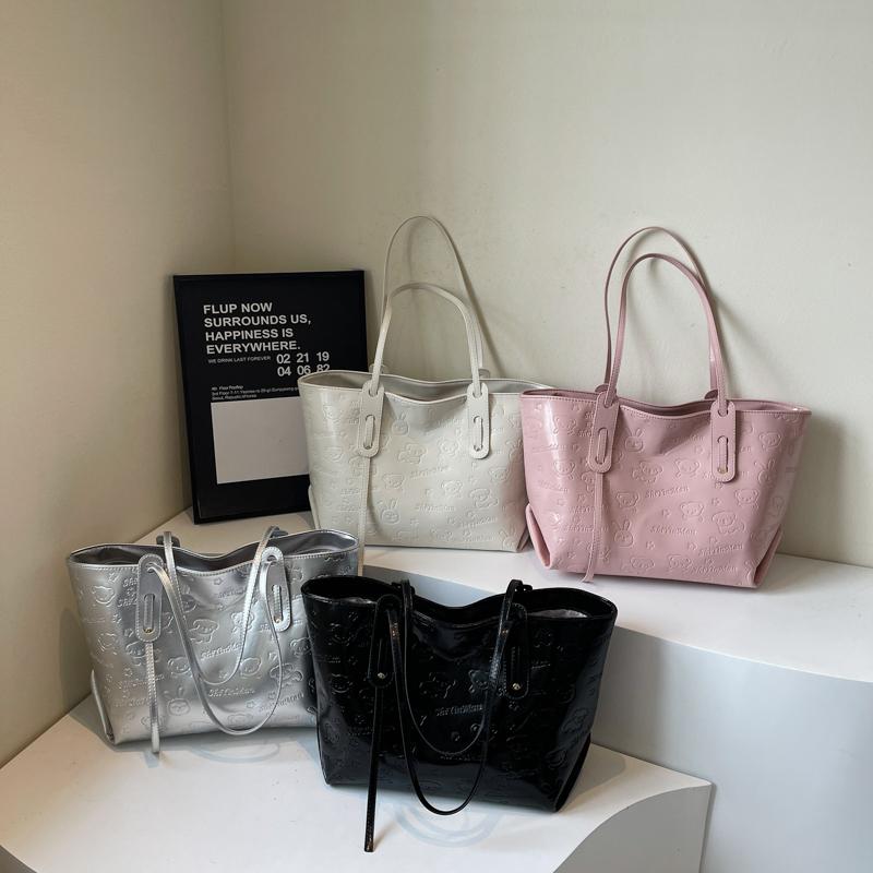 Bags Female large-capacity college students in class One shoulder messenger bag Niche tote bag Commuter bag