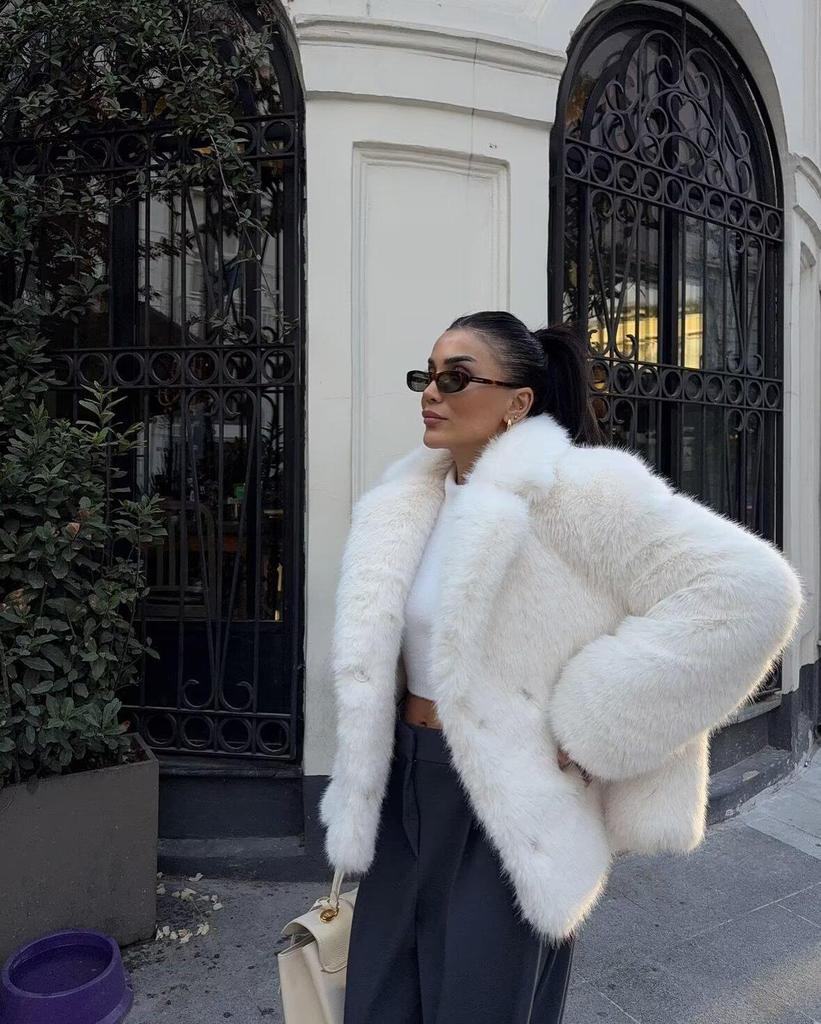 Damenmantel aus Kunstfuchsfell - Dick, locker, modisch und umweltfreundlich