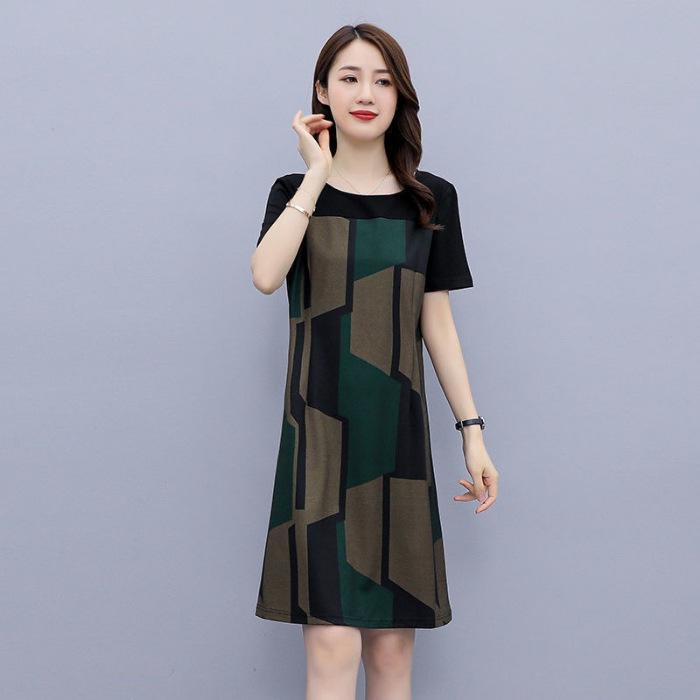 

2025 Women s Summer Digital Print Tummy-Concealing Slim Plus Size Dress XL (suggested 111-120 kg) зелений