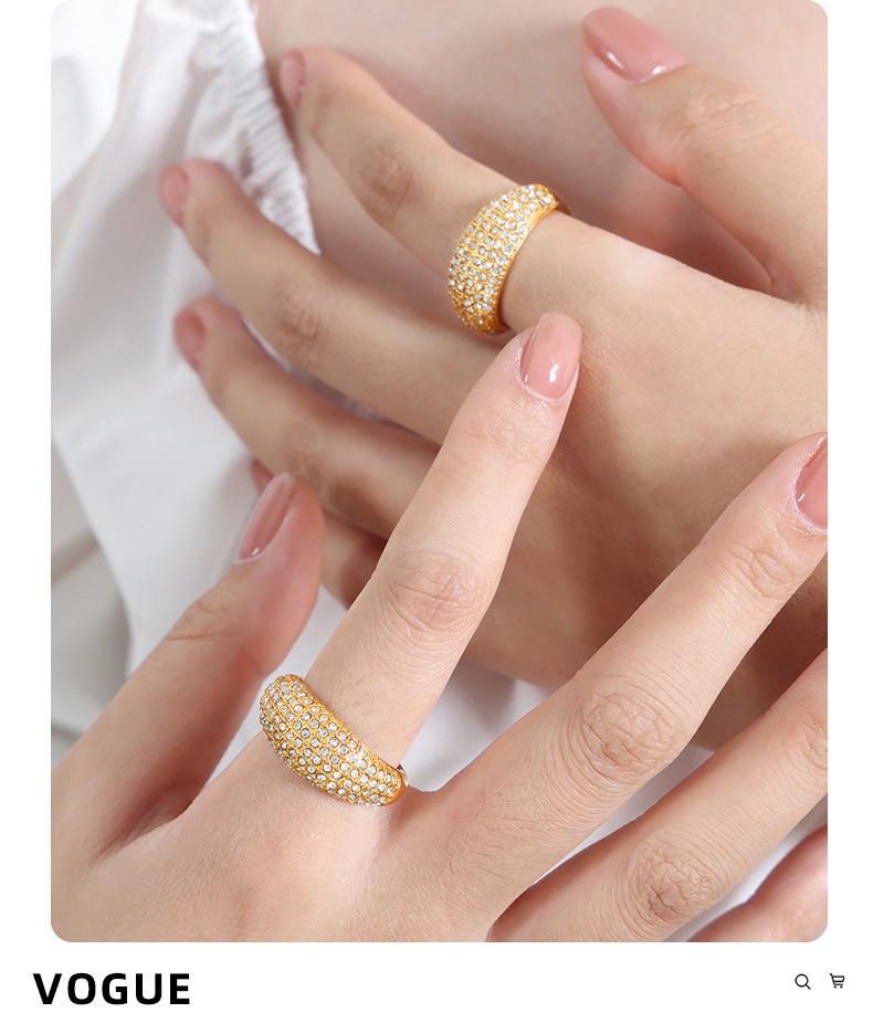 Luxury Gold-Plated Titanium Steel Ring with Full Rhinestone Star Design